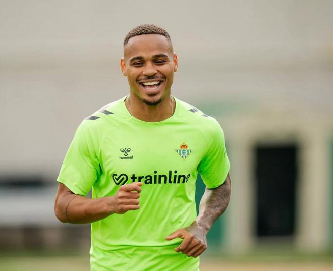 官方：皇家貝蒂斯行使優先購買權，正式買斷那不勒斯后衛納坦