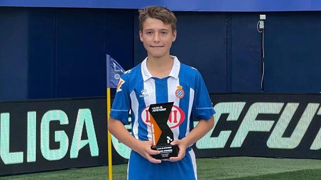 每體：皇馬有意西班牙人12歲小將，后者剛剛榮獲U12錦標(biāo)賽MVP