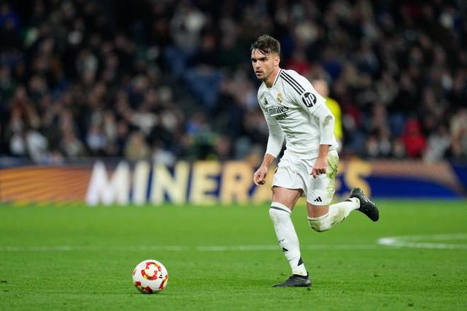 TA皇馬跟隊確認(rèn)：勞爾-阿森西奧續(xù)約至2031年，解約金10億歐