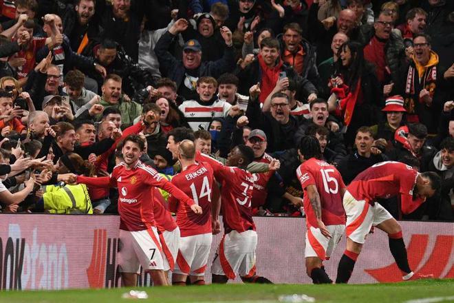 老頭也寫不出這劇本：曼聯(lián)2-0后連丟4球瀕臨出局 10分鐘3球大逆轉(zhuǎn)