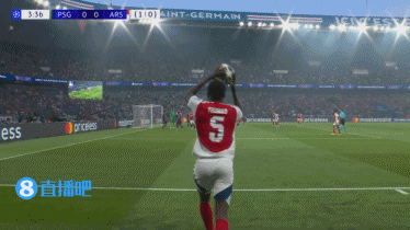 馬丁內(nèi)利近距離射門，多納魯馬反應(yīng)神速撲出