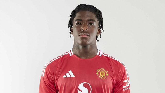 英媒：曼聯(lián)即將與17歲中衛(wèi)庫孔基談續(xù)約，阿莫林很欣賞他