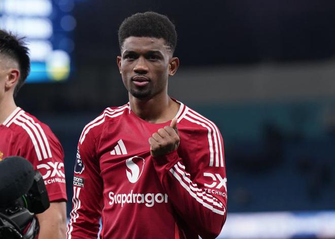 曼晚談曼聯(lián)陣容：阿瑪?shù)驴梢允装l(fā)出任右翼衛(wèi)，馬茲拉維踢中衛(wèi)