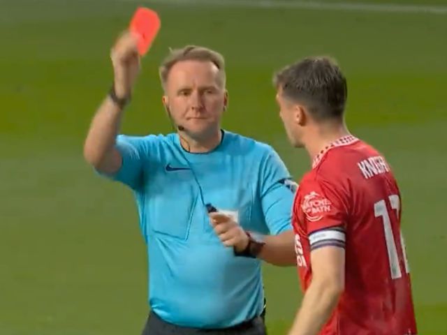 一場3-0！讓謝菲爾德聯(lián)隊一只腳進決賽，有望重回英超，分1億鎊