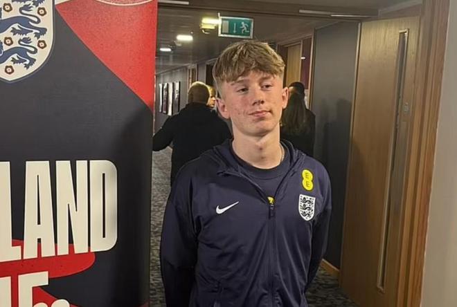 郵報：斯文登后衛本-海德冉冉升起，阿森納切爾西將競爭簽約