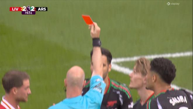 英超進球后染紅，梅里諾是阿森納自奧巴梅揚后第一人