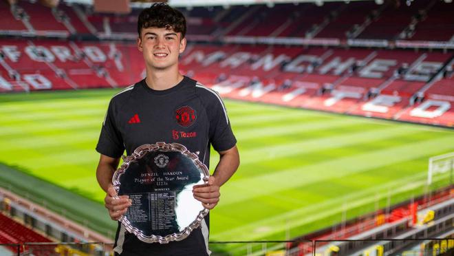 官方：泰勒-弗雷德里克森當選曼聯本賽季預備隊最佳球員