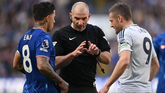 英媒：英超下賽季實施隊長對話制，非隊長球員無權(quán)與裁判交涉