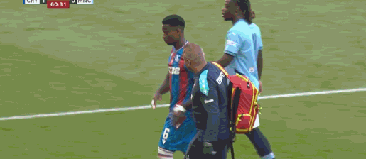 曼城vs水晶宮場上場下均火爆，雙方工作人員替補席上發生沖突