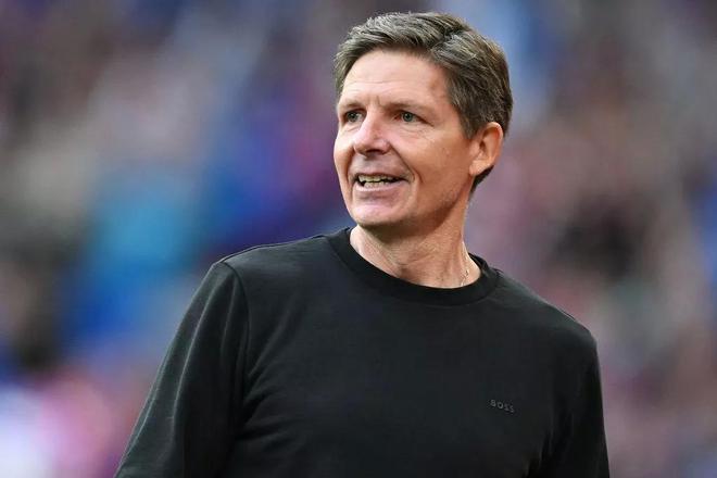 鏡報：水晶宮贏得足總杯后，格拉斯納永久收藏自己的幸運黑衣