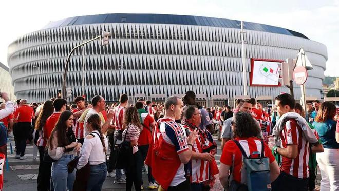 每隊僅26張，曼聯與熱刺殘障球迷批評歐聯杯決賽輪椅票分配