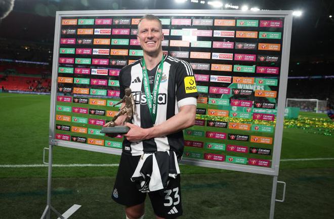 大器晚成！郵報：33歲丹-伯恩表現出色，將與紐卡續約至2027年