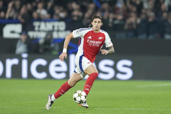 記者：卡拉菲奧里有望在對圣徒一役首次以左中衛代表槍手聯賽首發