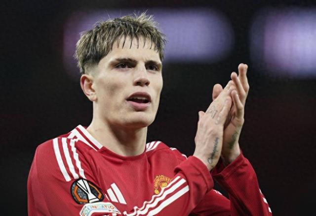 記者：加納喬甚至沒獲得一個(gè)告別的機(jī)會(huì)，這樣的結(jié)局令人悲哀