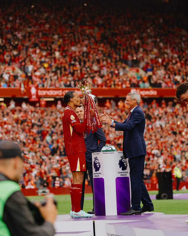 范戴克：這是一個不可思議的賽季，讓我們一起慶祝吧