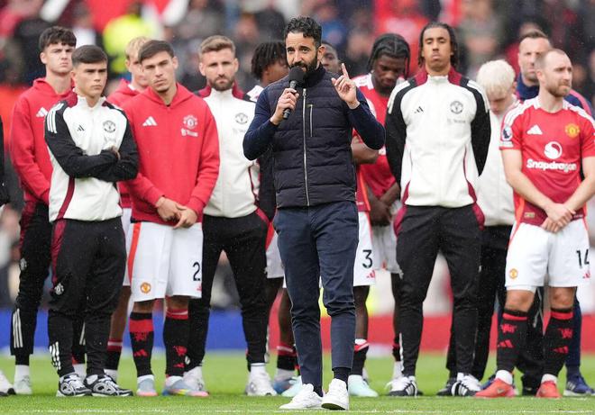 紅魔超市開張！曝曼聯(lián)愿聽取所有球員報價，隊長太子錢到位就能賣