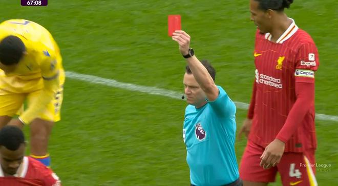 尷尬的收官戰(zhàn)！赫拉芬貝赫停球失誤后鏟翻鐮田大地，吃到直紅下場(chǎng)