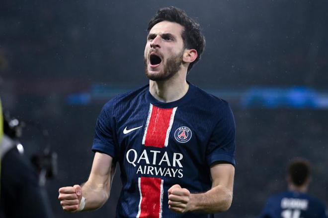 全能泰坦？隊報：克瓦拉能攻能守，對陣阿森納時如泰坦般協防左路