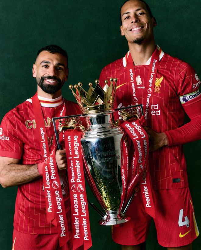 利物浦官方發(fā)布球員冠軍定妝照：薩拉赫、范迪克合照，無阿諾德