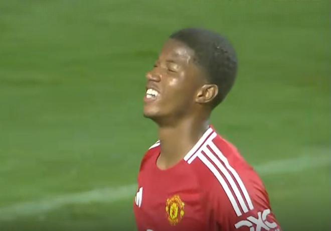 3-1！曼聯(lián)逆轉(zhuǎn)中國(guó)香港，17歲小將替補(bǔ)梅開二度，霍伊倫主力難保