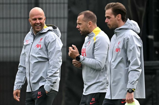 回聲報：給斯洛特找助教，利物浦的選擇包括庫伊特