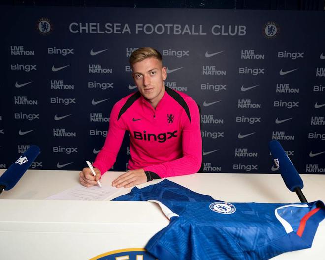 能否打破魔咒？切爾西官方：22歲新援德拉普選擇身披9號球衣