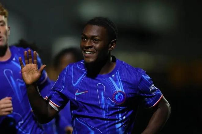 TA:切爾西青訓(xùn)前鋒唐奈-麥克尼利拒絕續(xù)約并準(zhǔn)備離隊(duì) TA:切爾西青訓(xùn)前鋒唐奈-麥克尼利拒絕續(xù)約并準(zhǔn)備離隊(duì)