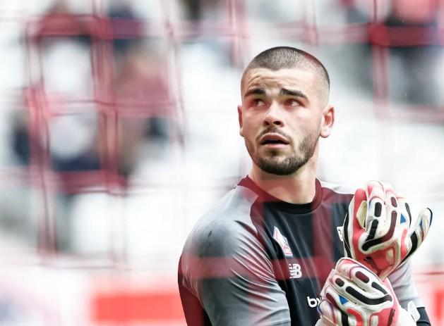 巴黎人報：PSG、曼城和曼聯都對里爾門將舍瓦利耶有興趣