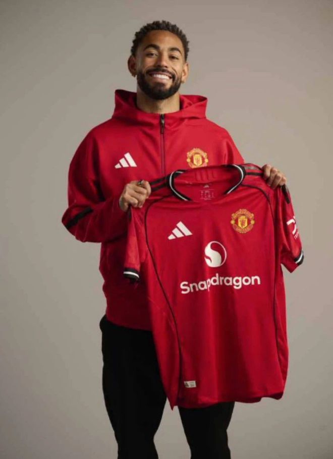 曼聯(lián)官宣首簽庫(kù)尼亞正式加盟，新援證實(shí)兒魔夢(mèng)！下一官宣主角已定