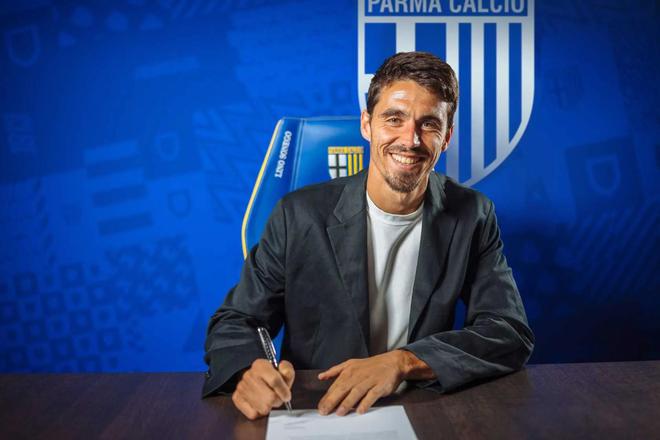 官方：29歲的阿森納助教卡洛斯-奎斯塔擔任帕爾馬主帥