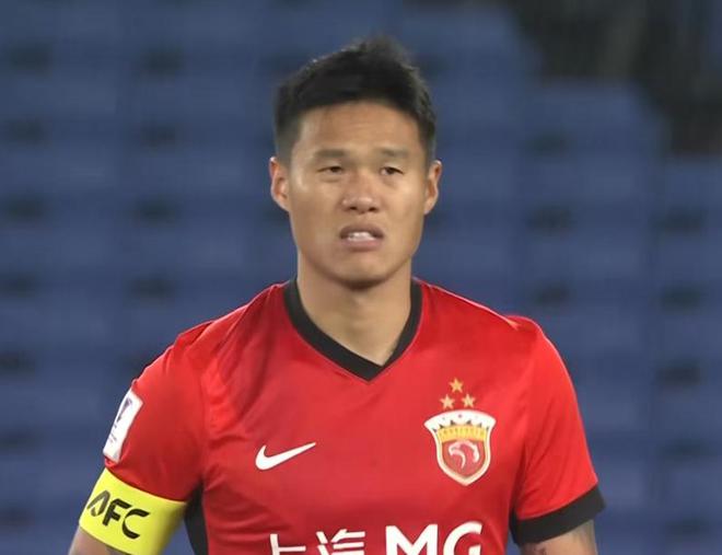 随着上海海港1-5，利雅得胜利3-0，亚冠8强定4席！申花盼0-0晋级
