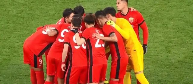 外战外行，海港半场1比3落后横滨水手惨遭羞辱，范志毅说的没错