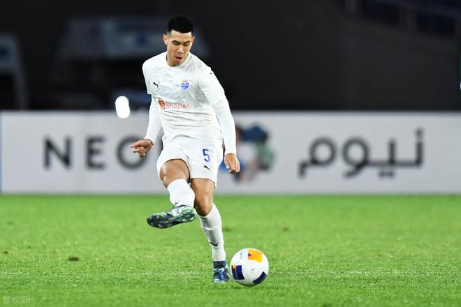 2-1，阿聯酋勁旅爆發，絕殺新加坡勁旅，首奪亞冠二級聯賽冠軍