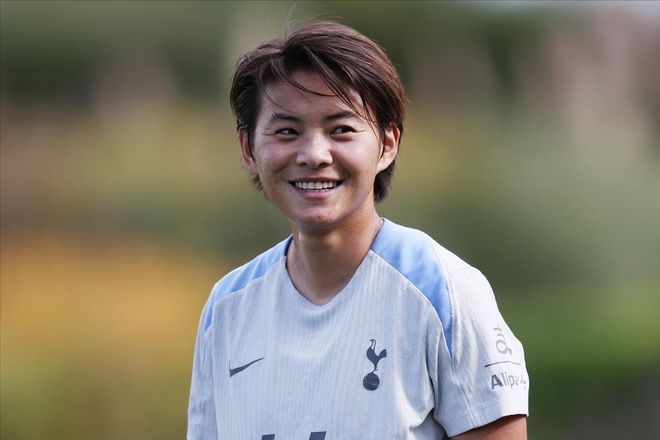 2-0，30歲王霜、29歲宋端各飆一粒世界波：率隊首進女足亞冠決賽