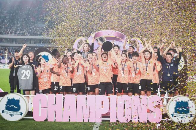 從五連冠到登頂亞洲，“三座基石”撐起武漢女足王朝！