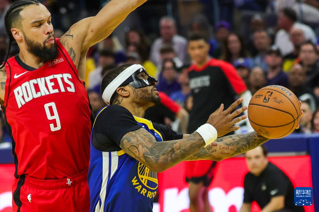 NBA常规赛：勇士不敌火箭