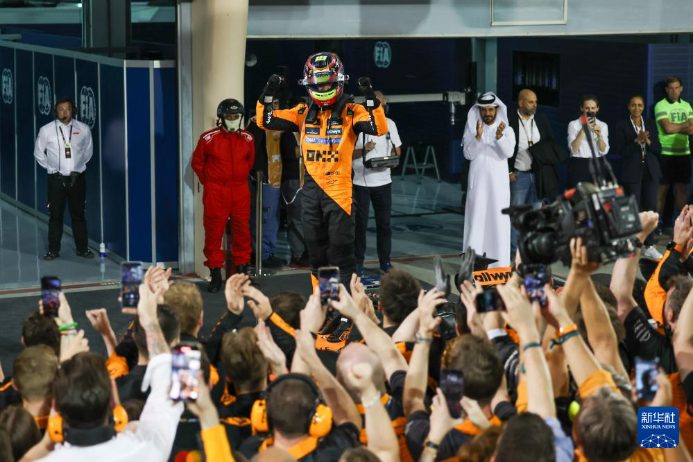 F1巴林大奖赛：皮亚斯特里夺冠