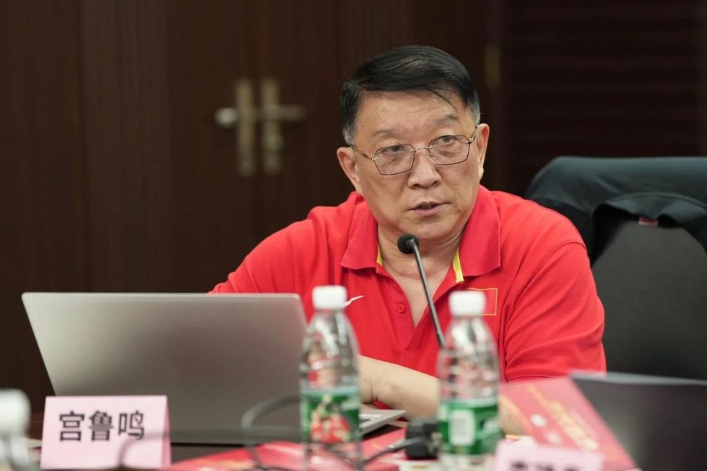 宫鲁鸣：再塑中国女篮辉煌