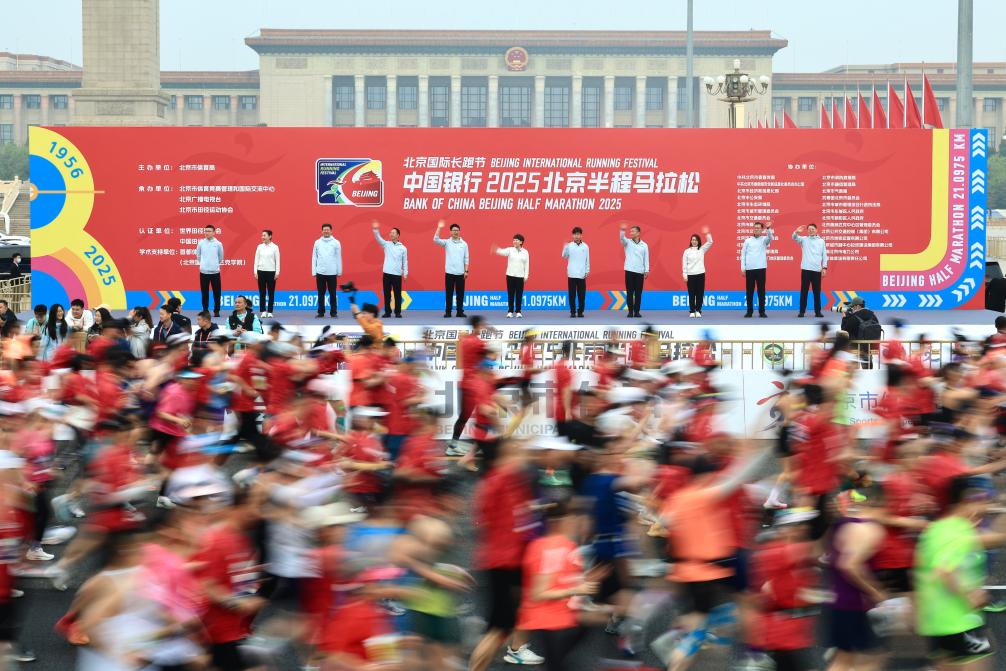 科学补水选对鞋 专家为跑友夏练支招