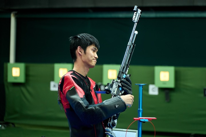 20岁劳模 盛李豪又射中一个“十环”