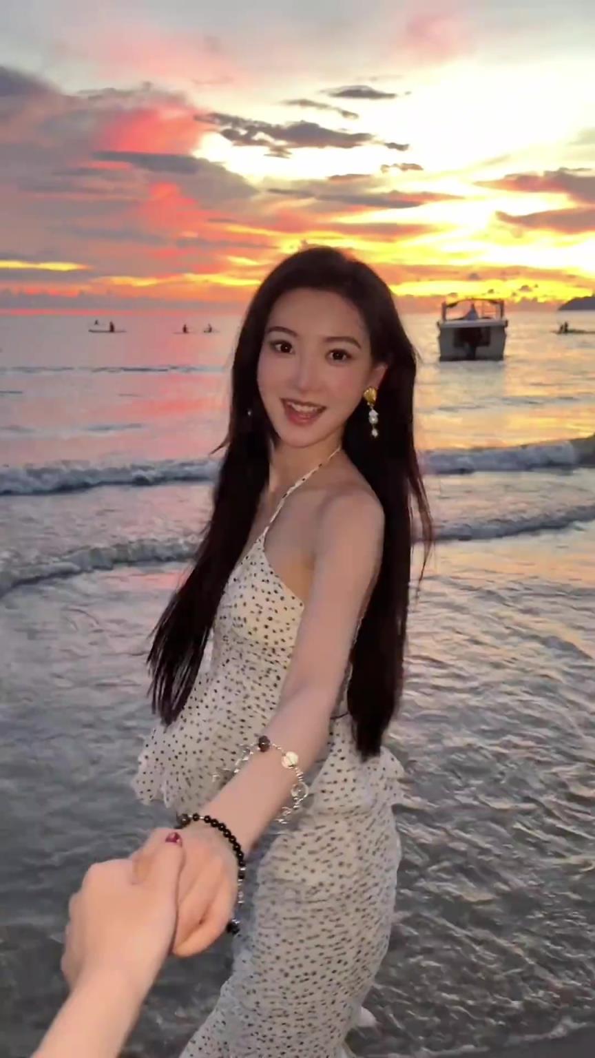NBA还没完，主播金佳悦就旅游去了，妥妥大美女