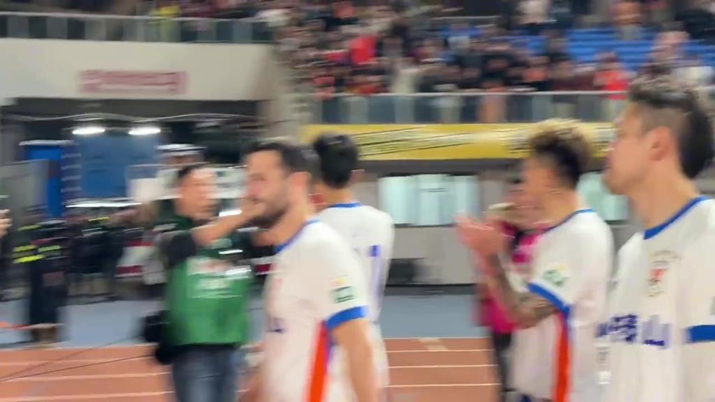 5-1大胜青岛西海岸！山东泰山赛后谢场气氛爆棚