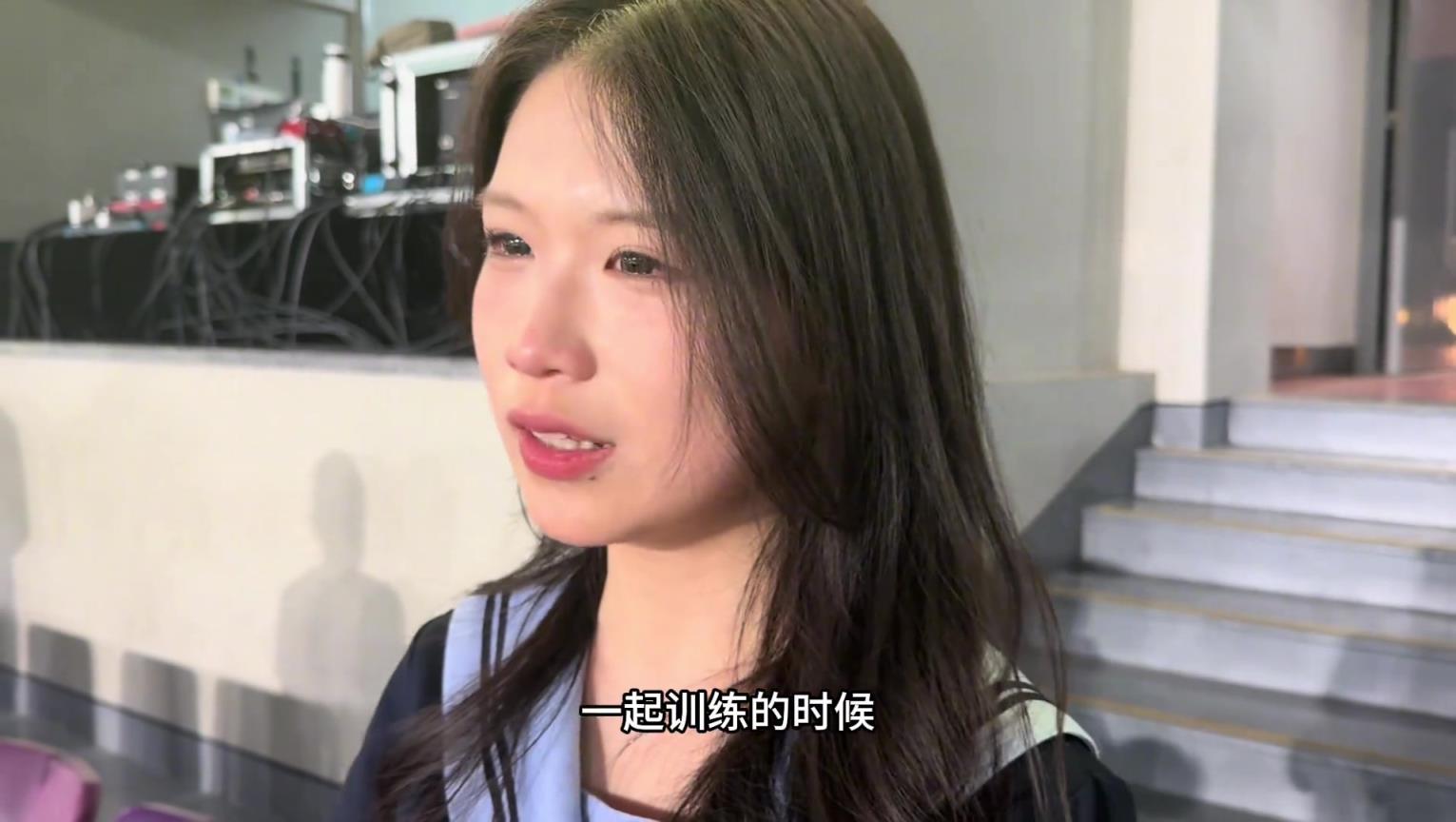 浙江女球迷得知布彭扎噩耗眼含热泪