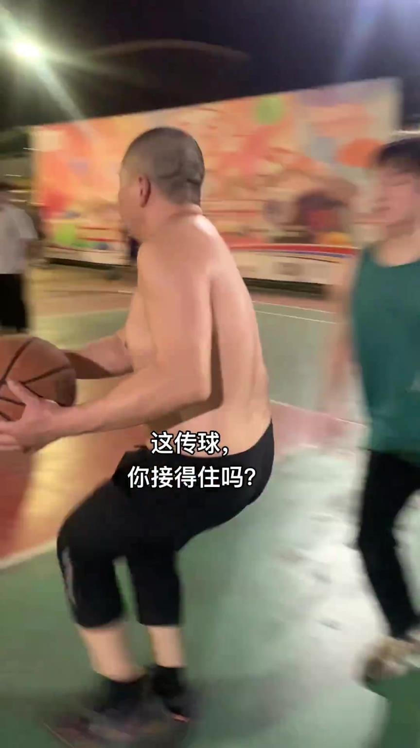 野球场抗龙不悔旋风式传球 这球你接的住吗？