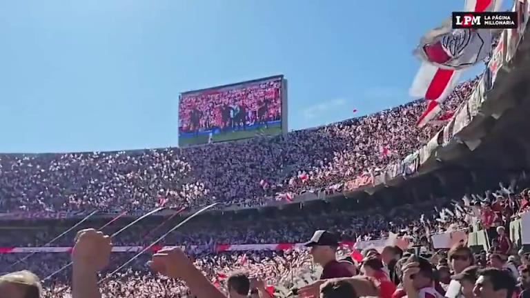 火爆！超8万人观战河床2-1博卡青年