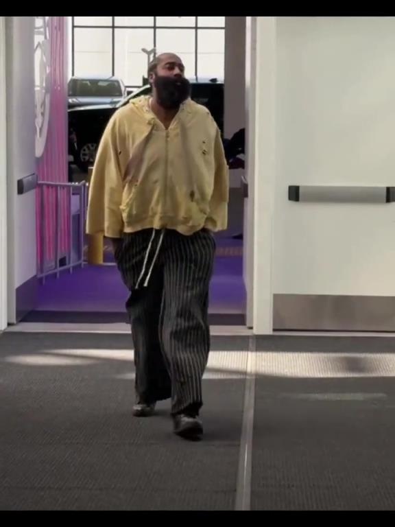 淘汰还是抢七？不知道哈登今天的心态像不像他的衣服一样宽松