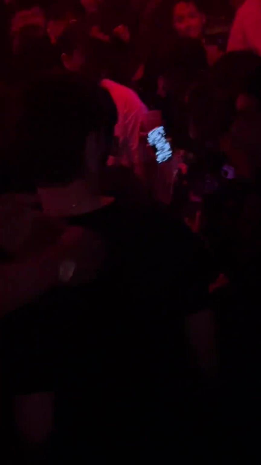 玉昆教練帶球員夜店蹦迪，侯永永這顏值不得全場美女圍觀