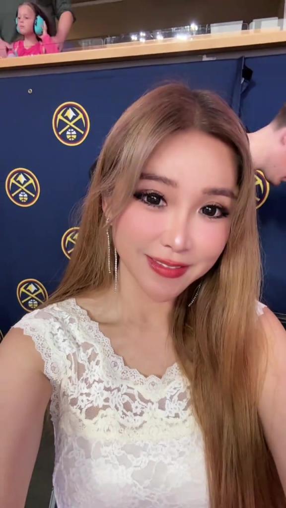 窒息！周玲安曬現(xiàn)場視頻 魔鬼主場2萬名球迷舞毛巾！