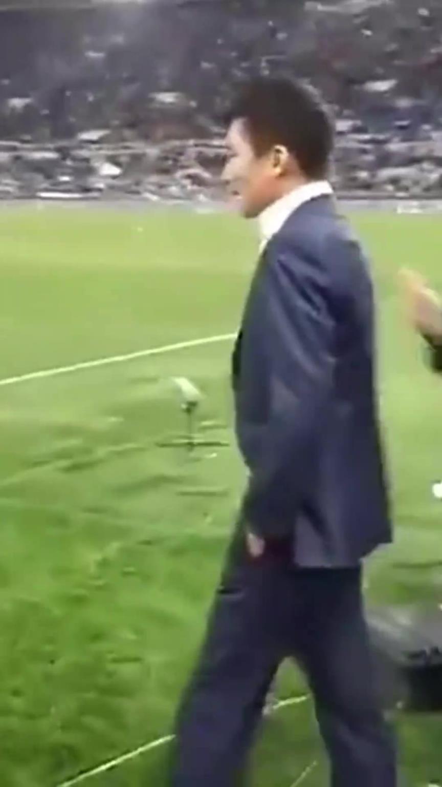 當年國米重回歐冠的那一刻,張康陽現場泣不成聲,是真愛啊