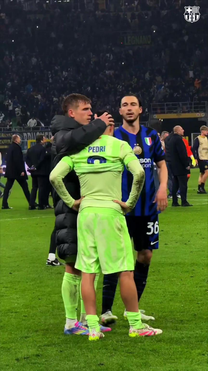 巴薩官方發布球員賽后配文“??”,多名球員遺憾落淚